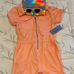 Derek Heart Girls' Peach Short Sleeve Zip Romper with Sunglasses Included